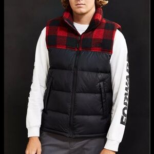 The North face Men’s Nuptse 700 Down Fill Red Buffalo Plaid Puffer Vest Large